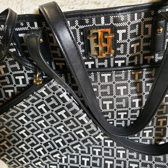 NWOT Tommy Hilfiger oversized shoulder/tote bag - Picture 3 of 9